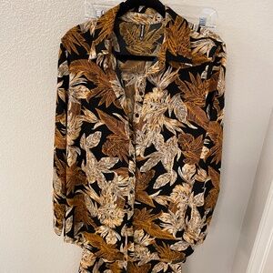 PRETTYLITTLETHING Two-Piece Pant and Top Fall Leaf Print Set Size 6&4